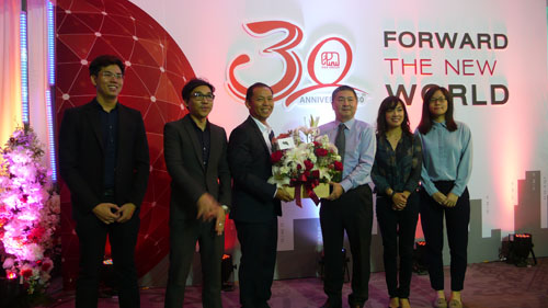 30 ANNIVERSARY FORWARD THE NEW WORLD
